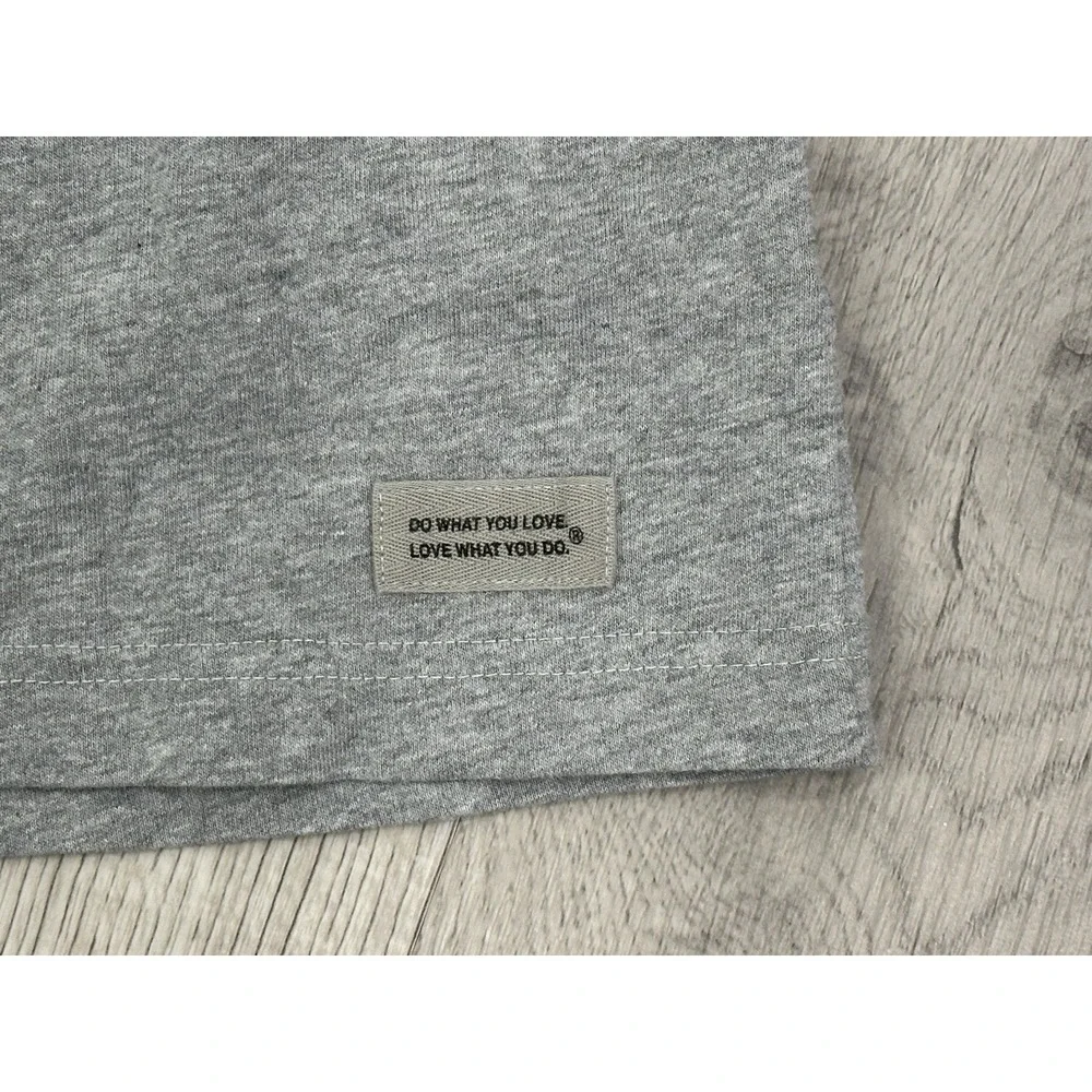 Life Is Good Men's Crusher Tee Adirondack Jake Size L Summer T--shirt NWT Gray - Picture 3 of 9